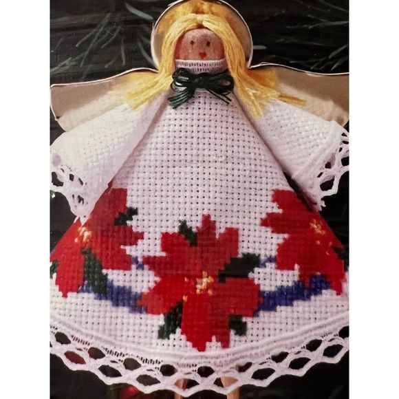VINTAGE 1990s Walmart Dept. 44 Holiday Time Angel Poinsettia 351452 Cross Stitch - Picture 3 of 4